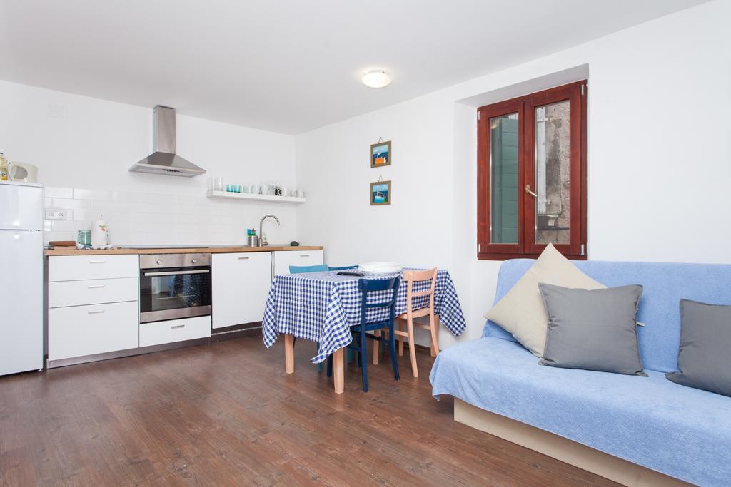 Apartment Zdenac Rovinj Oda fotoğraf